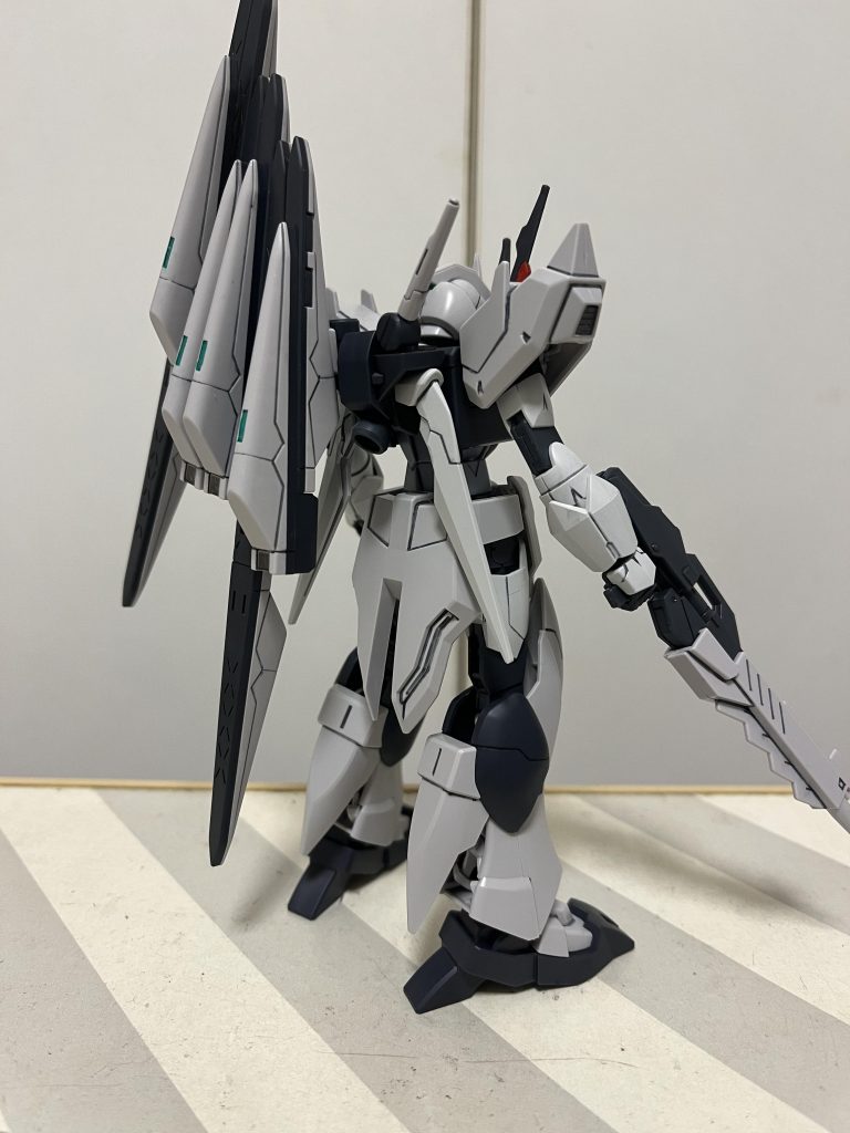 背面。オリジナルに比べて、推力が貧弱そうw