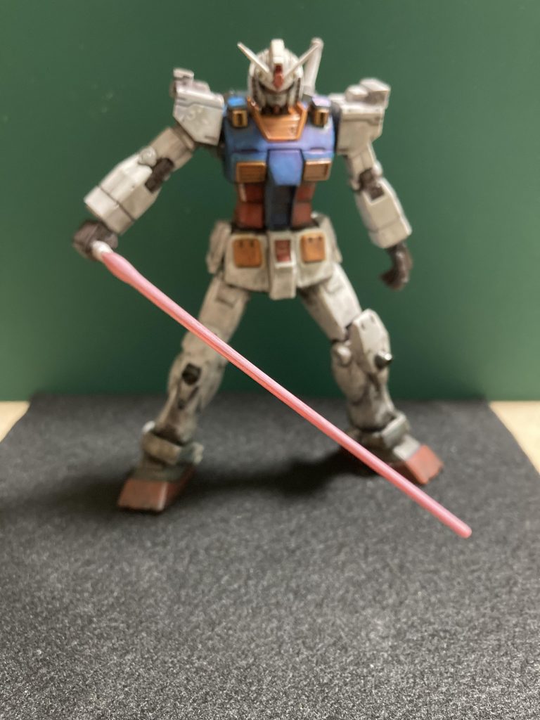 ビームサーベル。白と赤混ぜて適当に塗ったけどなんか上手くいったと思う。