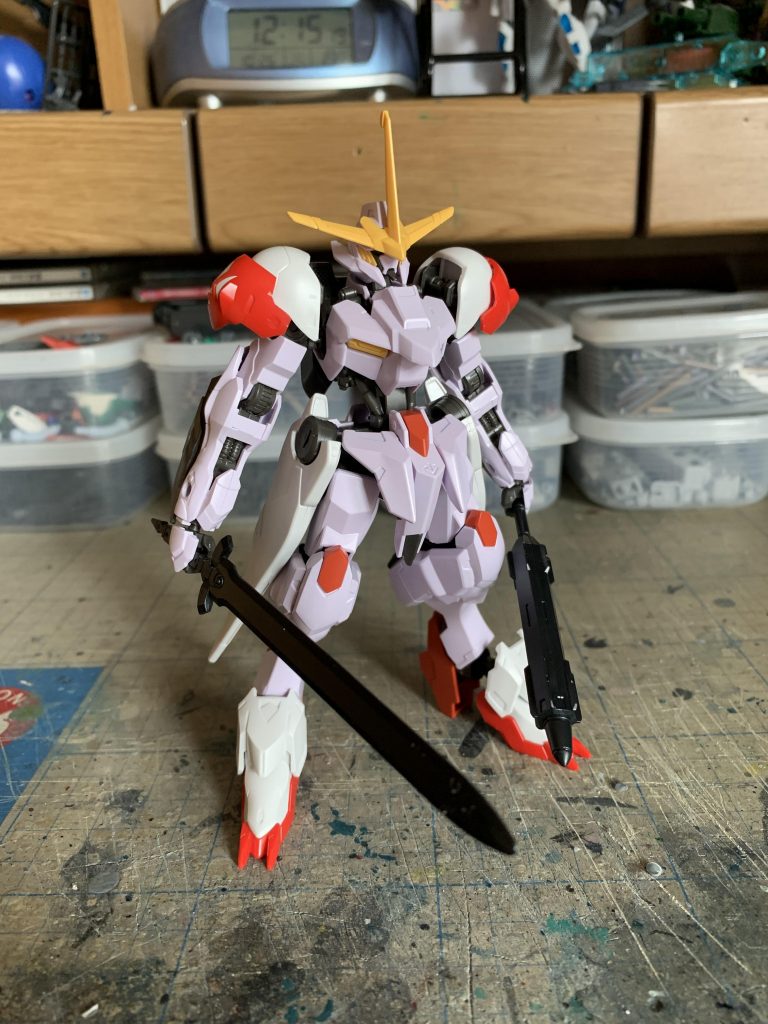 まずは端白星とバルバトス系をミキシングするところからスタートしました。