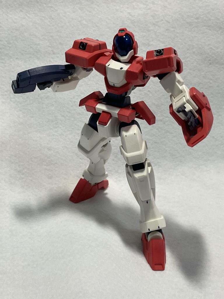俺よりスタイリッシュな奴はいねぇ!使用カラーは・シャアピンク・ガンダムニューホワイト・ティターンズブルー・ガンダムメカグレー・ヘビーガンメタリックに加えてリアルタッチグレー2でスミ入れ。以降もウザ絡み調です。あらかじめご了承を。