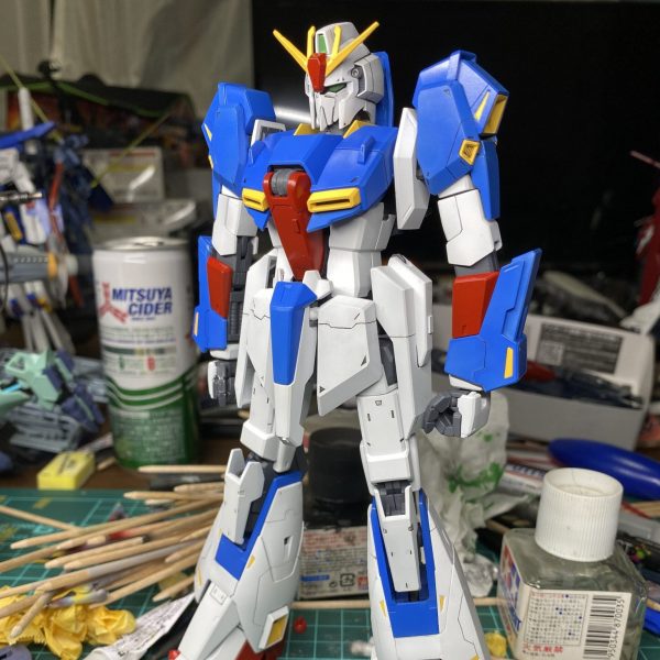 作成中のZガンダムの本体が完成しました（1枚目）