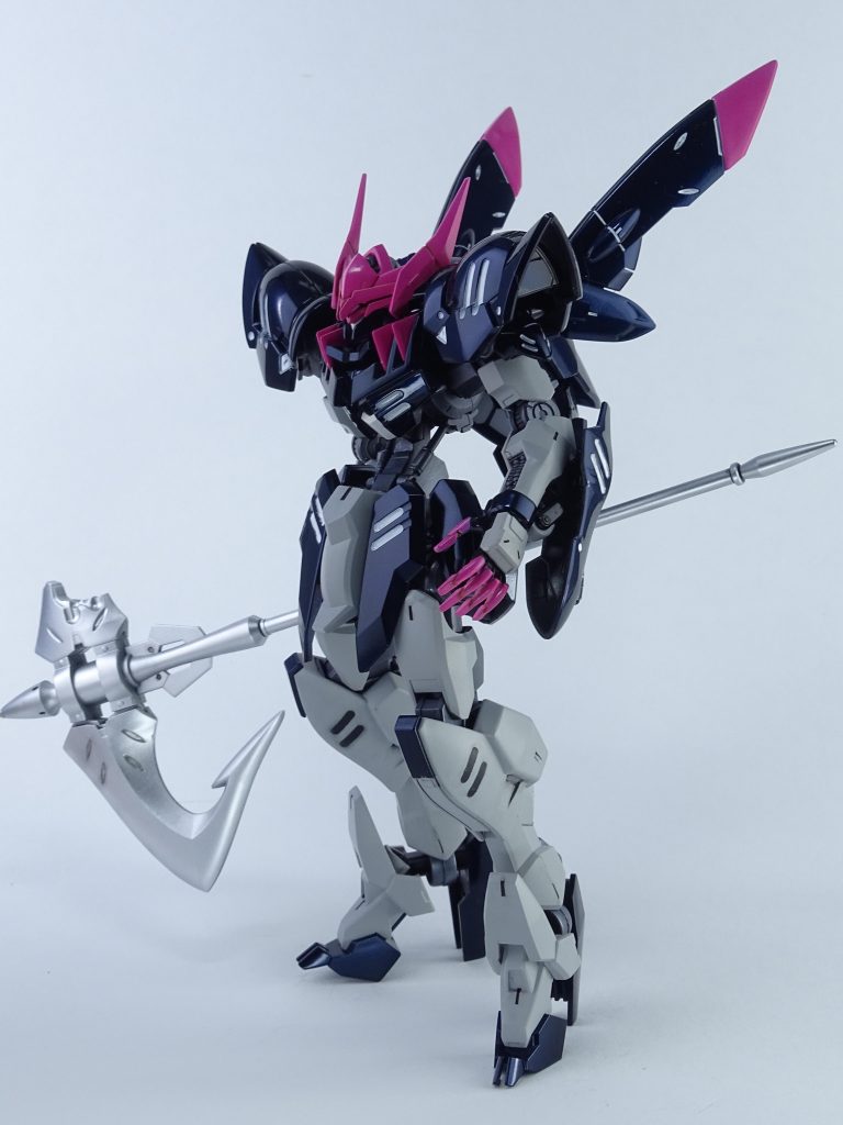 腰足を伸ばしてもっさり感を解消しています