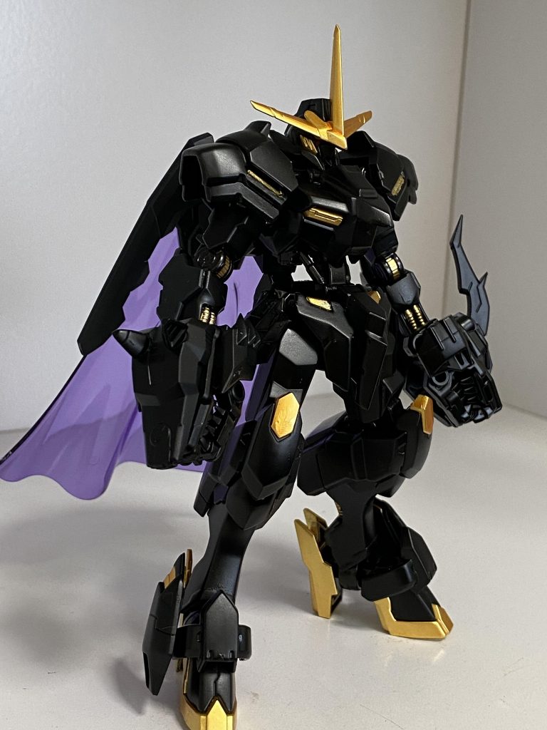 端白星をベースに両腕をコトブキヤのカスタマイズヘッドを使ってオメガモン風に再現