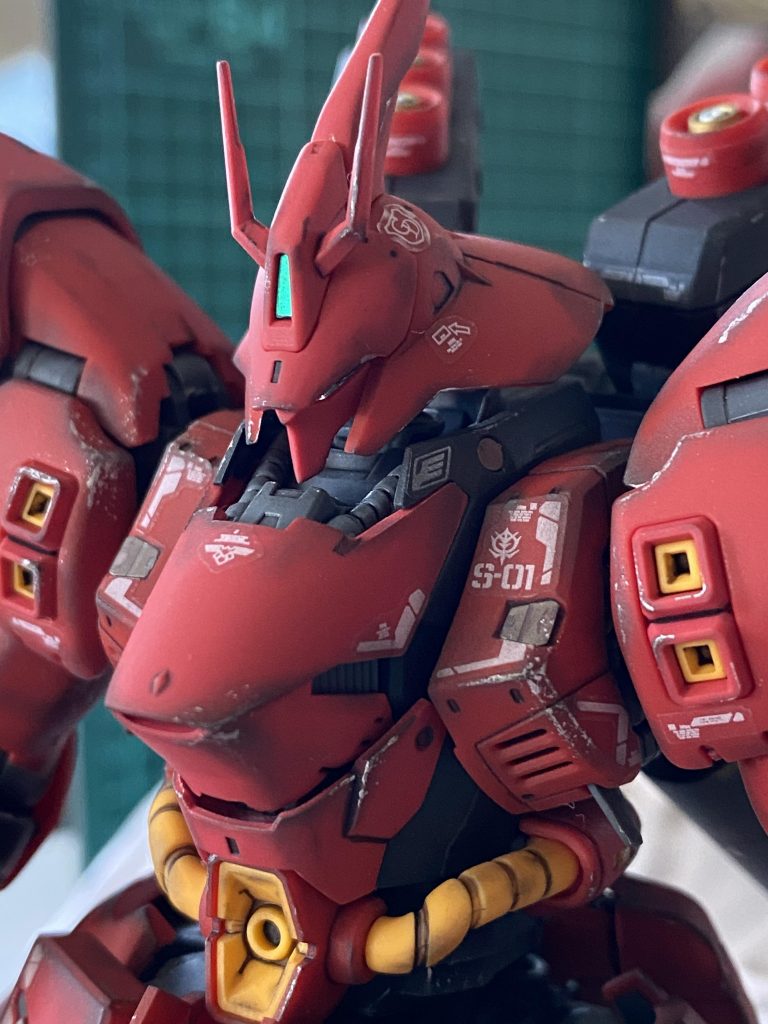 シルバーのガンダムマーカーを爪楊枝とスポンジでチョイチョイ