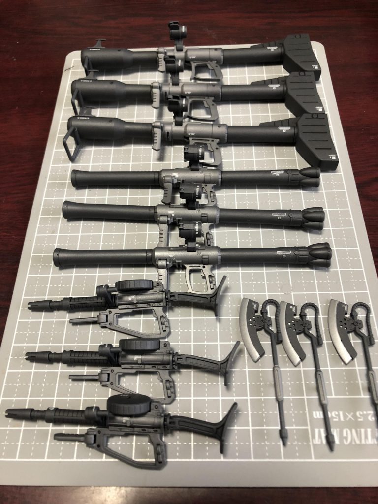 武器類。最後に残したら心が折れそうだったので真っ先に製作しました。塗り分け、デカール、修行の境地。