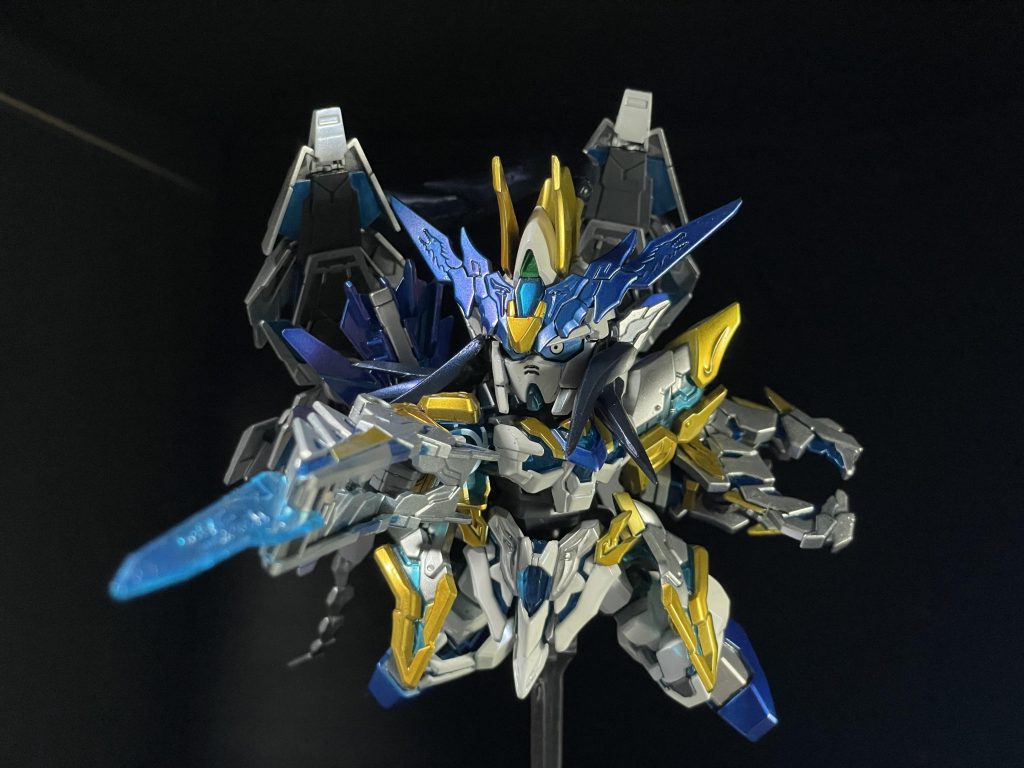 龍締破刃!肘関節はノーマルの劉備ユニコーンを作成した時と同様にコトブキヤのジョイントパーツで可動化してます。