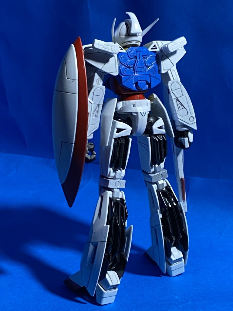 背面 青の部分のみホームセンターで売っていた模型用のラッカースプレーを使用しました。