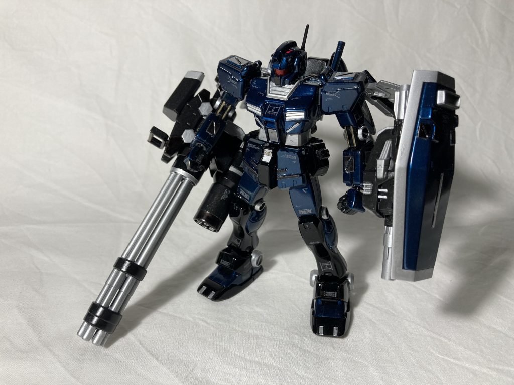 ボディーカラーは、GXメタルブルーに、クリアブラックを4回重ねて、深みのある青キャンディにしてみました。