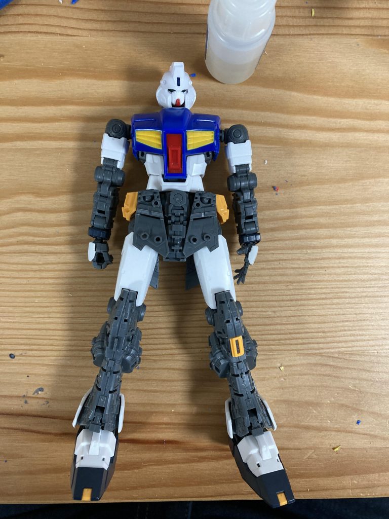 HI-νを作り終えたくらいから実は作り始めていました胸部をちまちま削りながらハマるかチェックしています