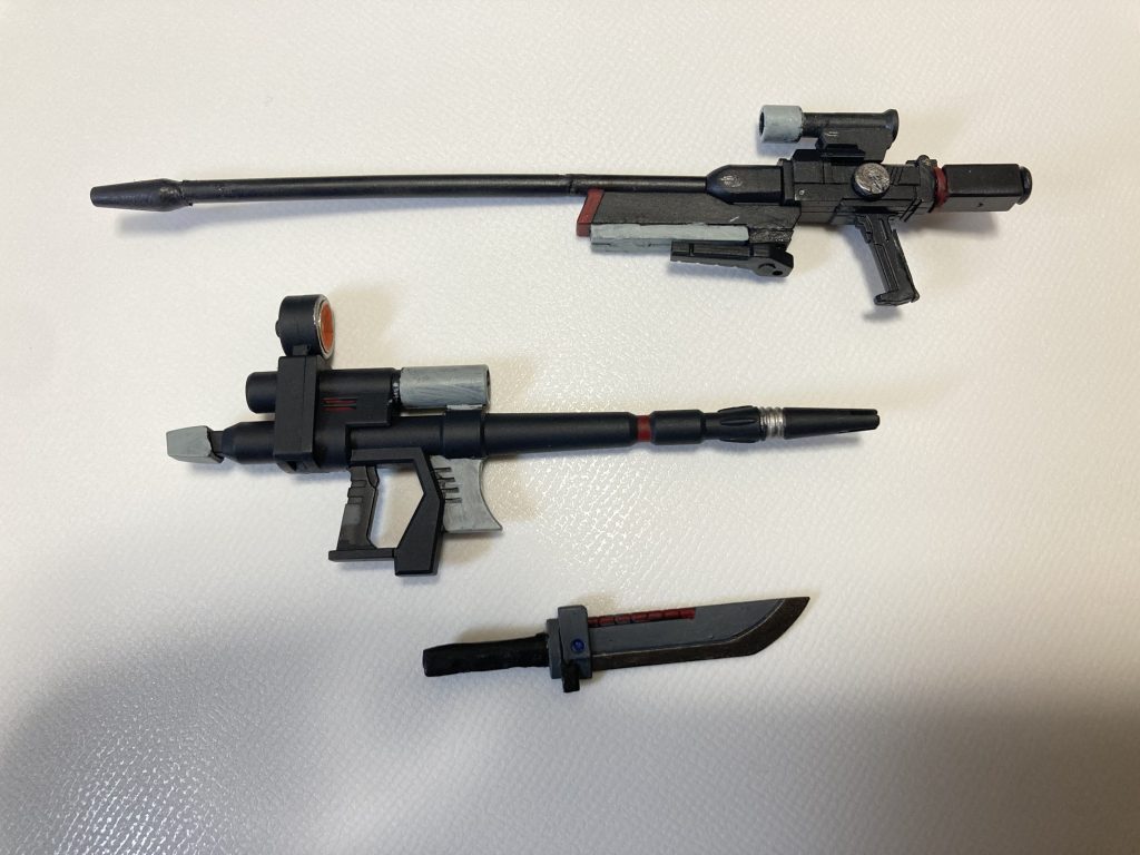 武装各種。上からR4ビームライフル(カスタム)ビームライフル(標準)ヒートジャック