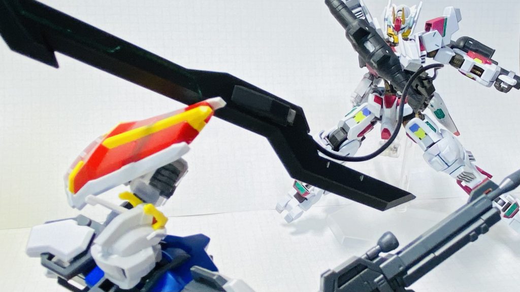 アスモデウス本来の武装もそのままに、碗部の武装も3ミリ接続なので取り外し換装もできます。