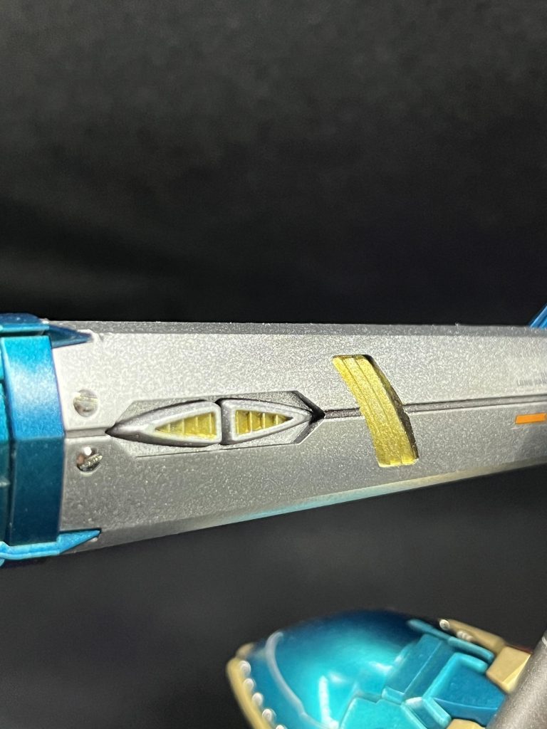 砲身普段なら黒系を入れるであろうところを、今回はゴールドに。結構気に入ってます。