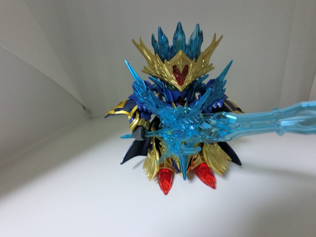 戦場にさっそうと現れて戦闘開始に入るときのポーズ。よくお似合いデスよ。