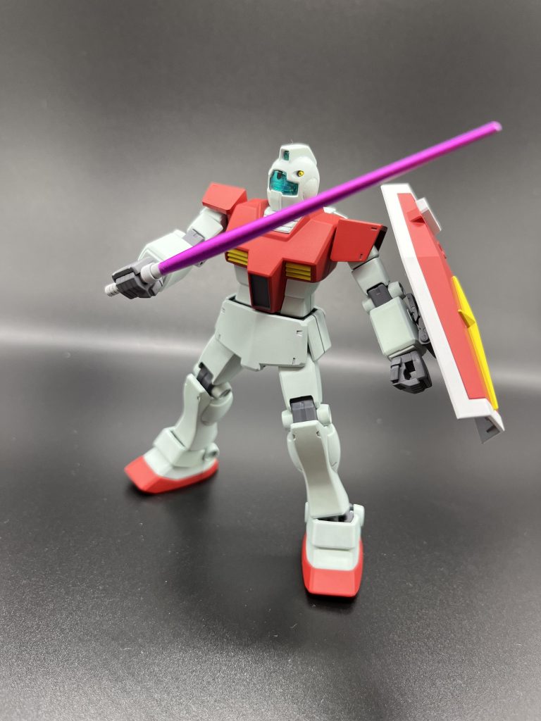 ジムはちょっと弱々しいポーズの方が映えますな