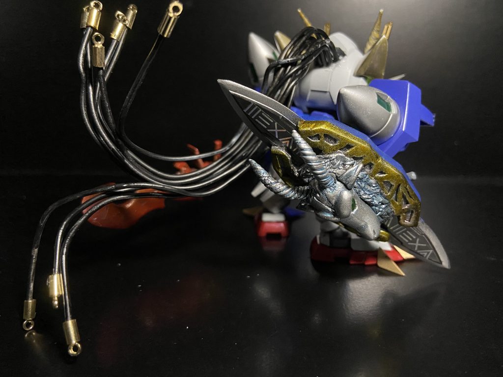 バックショットうねうね✨コードは針金とカシメでできてます✨