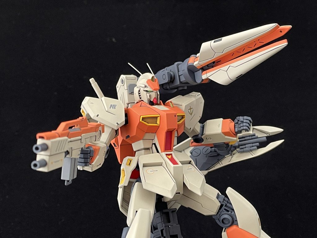 機体固定時には強力なビームキャノンとして使用可能