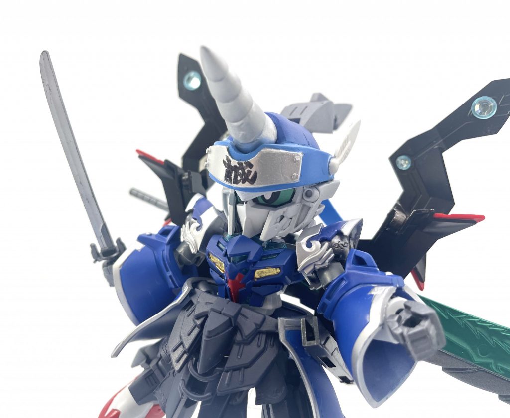 信長との約束により、戦には関与しない分かりに都の警備にあたあっている設定。悪党に本気で立ち向かう際には飛翔の羽織を解放し、人々の想いを力に変える姿、誠刀の陣となります(バイオセンサー起動状態モチーフ)