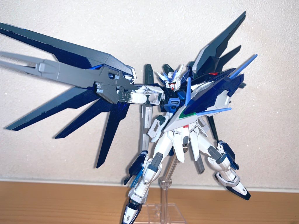 ガンダムガルーダフリーダム–3枚目/制作者：@zukky_1229