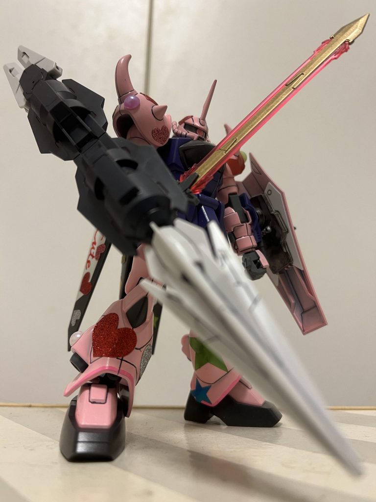 本来のシールドも加えてフル装備。考えなくても分かりますが、ドリルとバイスを接続して戦闘しようものなら、飛行翼に干渉しまくるので完全なネタ装備ですw