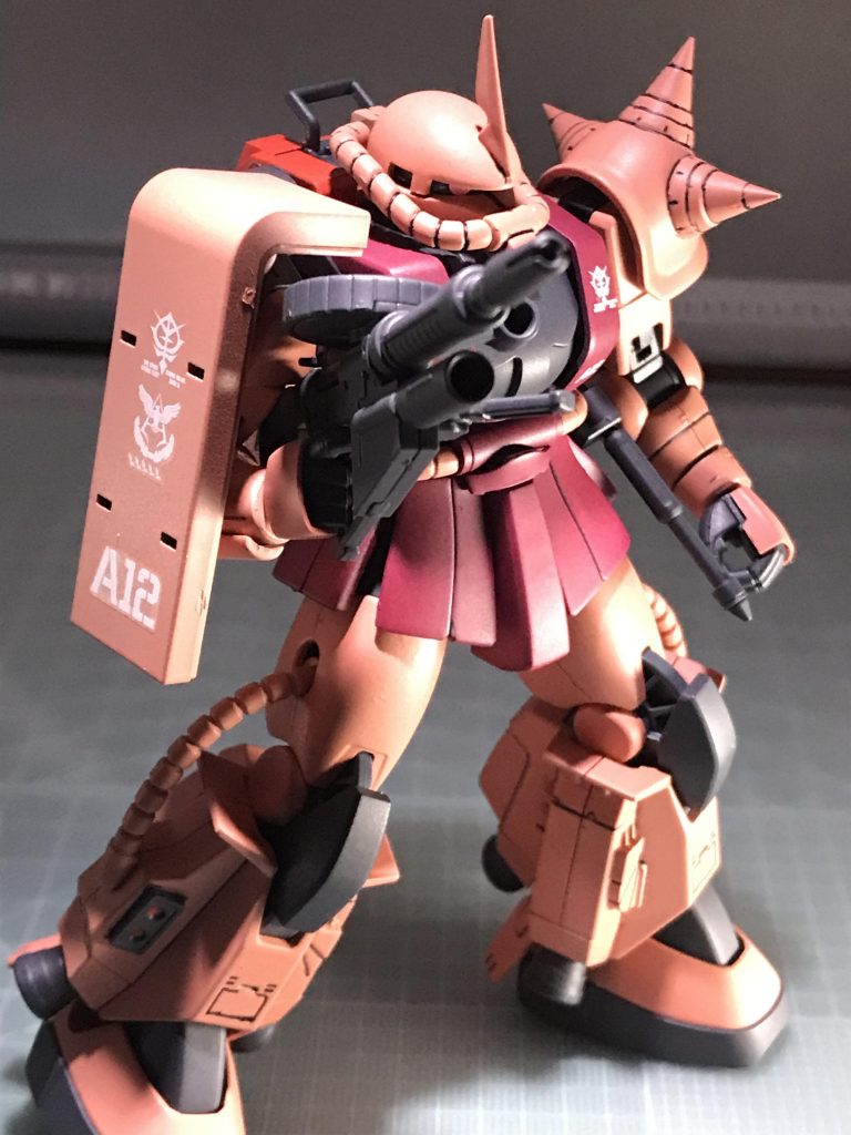 マッドアングラー隊創設少し前、キシリア少将に拾われた際に支給された機体、シャア大佐用に徹底的にチューンアップされたがその後シャア大佐が地上に降りた為に搭乗される事は無かった。