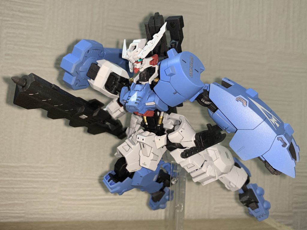 バスタードチョッパーはポージングにちょっと悩みます...