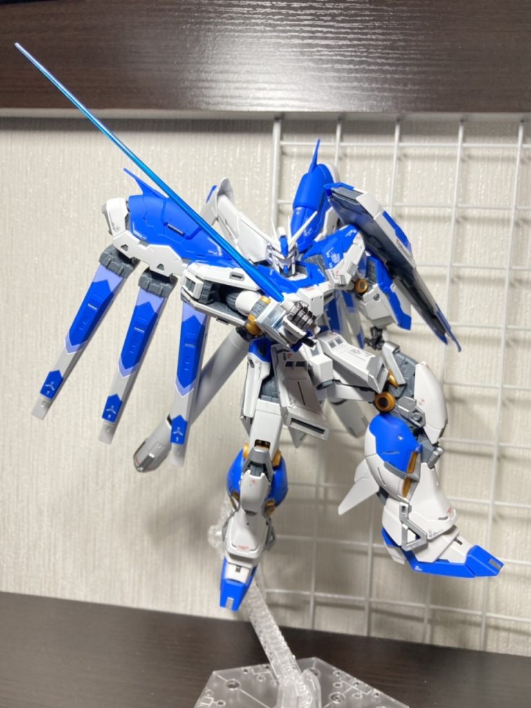 ビームサーベルで切り込み