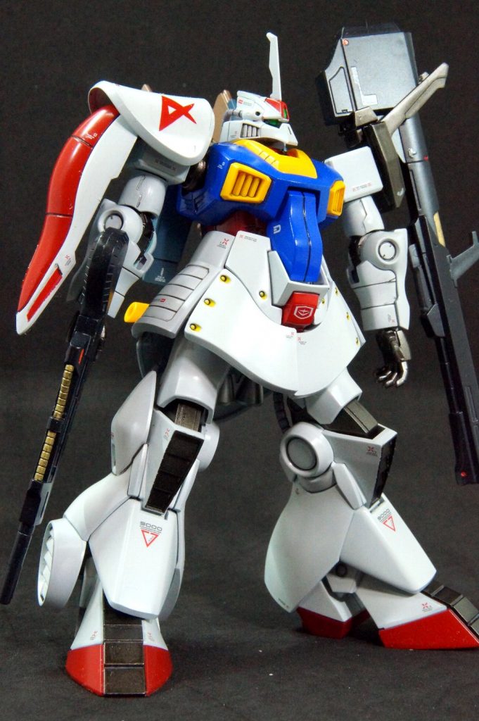 アムロパーソナルマーク、デカールが無かったので塗りました。アムロマークは簡単で助かります。シャアマークなら無しで妥協でした。