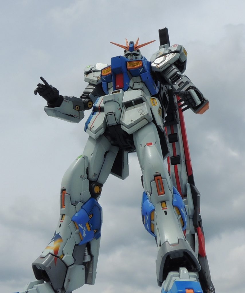 ららぽーと福岡の立像をイメージして、屋外撮影しました。