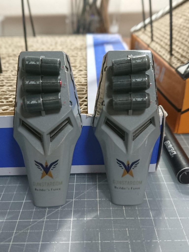 フォースエンブレムデカールを両肩シールドに!(special thanks to まるいるかさん)
