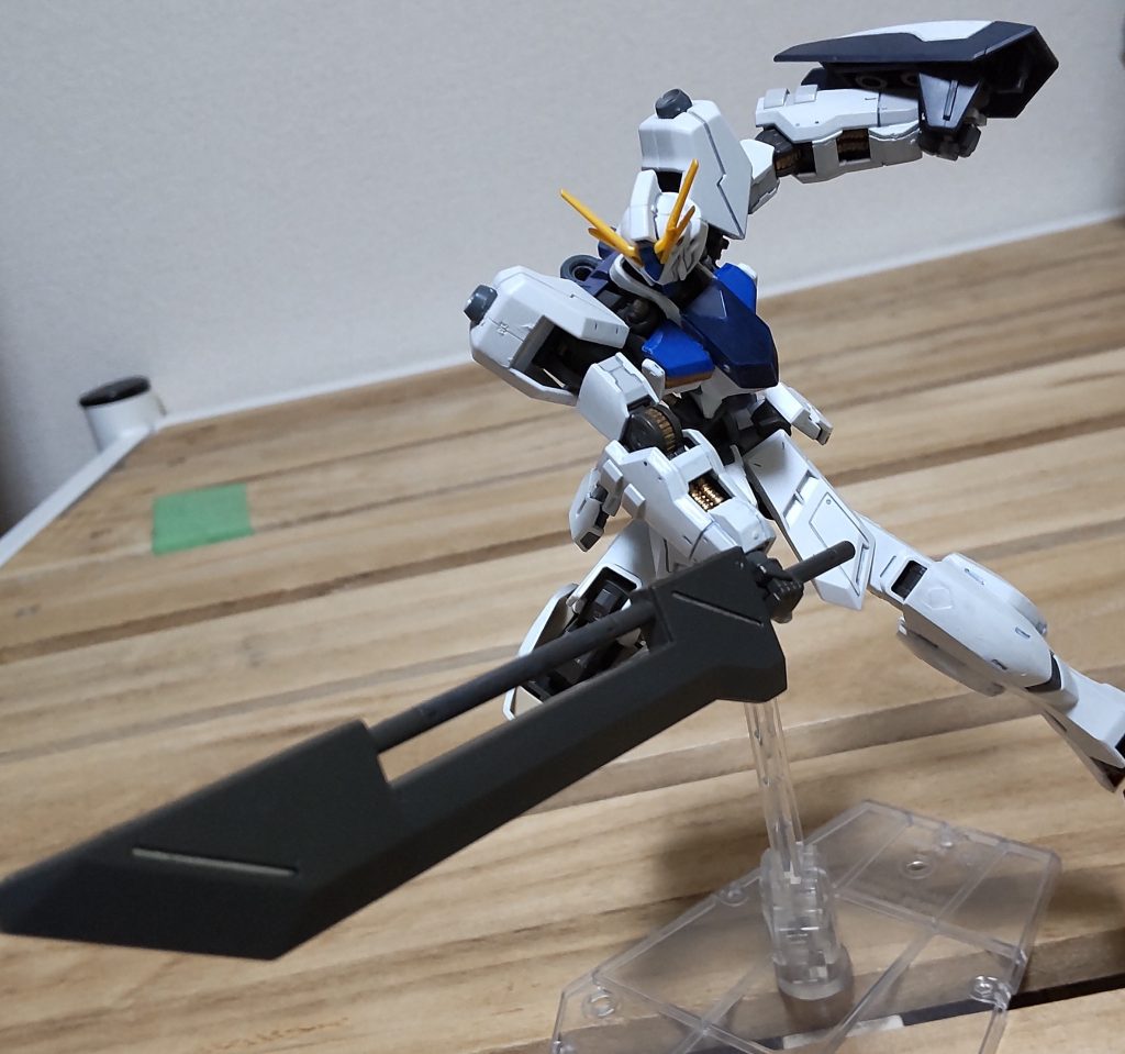 大規模な改造は行わず、それぞれの部位ごとにパーツを選んで合わせましたただ、顔だけはへの字スリットを削ってZ顔にしてます