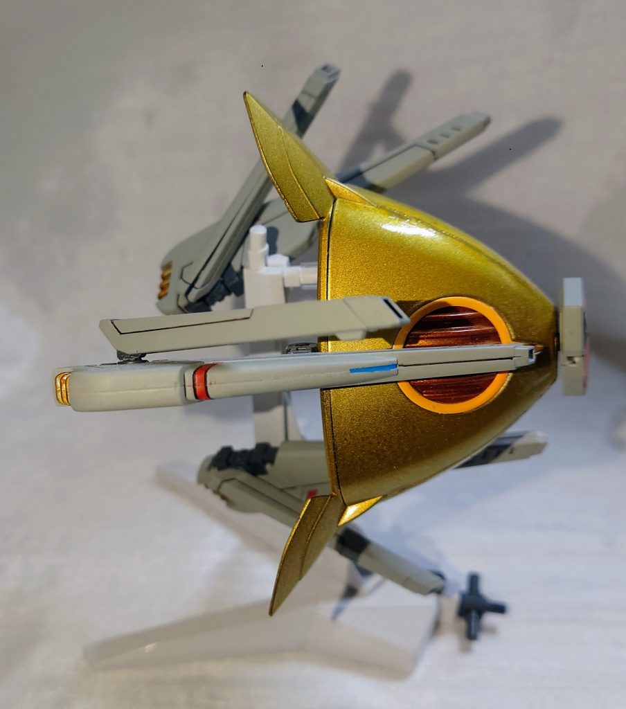 ヴェスバー、レールガン共に可動可能にしてるのでフレキシブルに動かせますシールド基部は胞子ビットのエフェクトを付けたくて付けるのを決めました