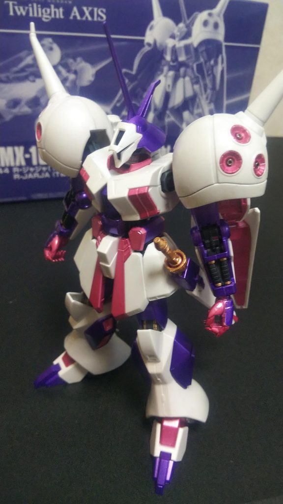 今回も何とか完成しました。昨今ガンプラが入手しづらい(地方の田舎なので)ので積みプラを崩していこうと思います。さて次回は、いつの事やら😅最後まで御覧いただき有り難うございました。それでは、また👍