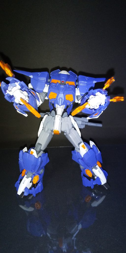 近接格闘モード旧キットでは付けられなかったアーム角度が出せるので、出来なかったポーズが出きるようになりました