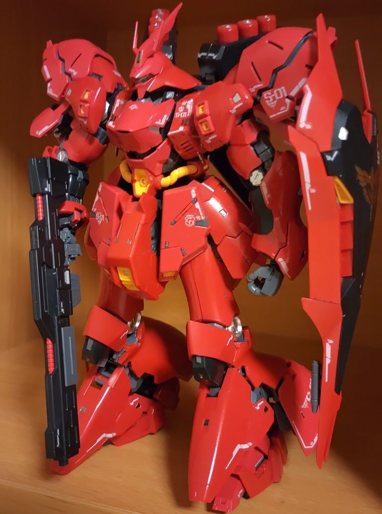 サザビーはツヤツヤしてるほうがすきなので、トップコートを光沢にしました。