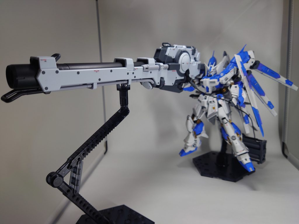 友人からのプレゼントでハイパーメガバズーカランチャーを頂いたので装着。デカい…只々デカい…