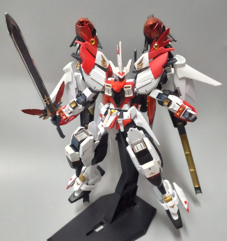 ライブレードはシュミレーションとアドベンチャーを合わせた画期的な試みで、メカもキャラも魅力的な作品なので未だに立体化等の展開を待ち続けています。ご閲覧、ありがとうございました。