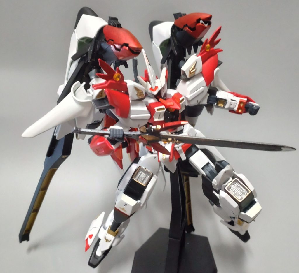 剣は鉄血のオプションにジャンクパーツを凸り作製しています。