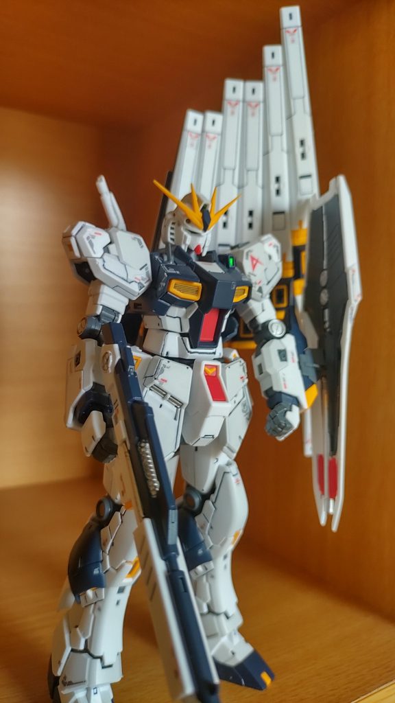 全体像たたずまいがカッコいい。トップコートは半光沢です。 