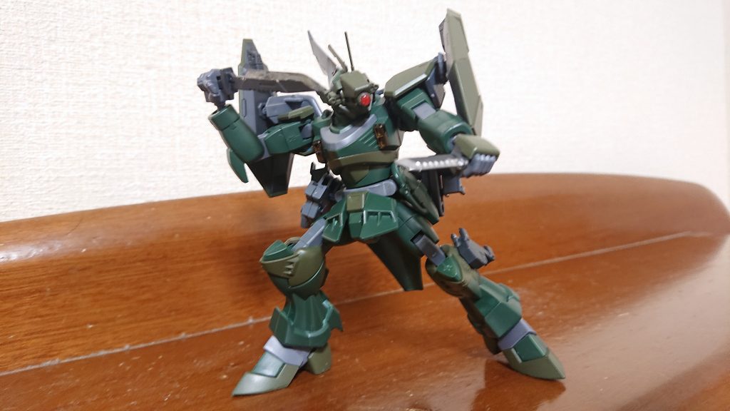 M75-AAⅯ フォールディングレイザーⅡ対装甲マチェットM71-AAK フォールディングレイザー対装甲ナイフを元に開発された大型マチェット。バックパックに装備されている。M71-AAK フォールディングレイザー対装甲ナイフ左足の脹脛部分に装備されている。