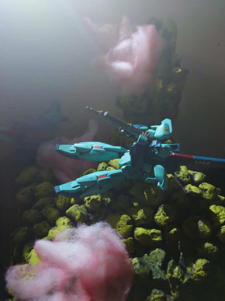 宇宙空間風に暗がりで撮影してみました。これはこれでいい感じです。 ご覧頂きありがとうございました。