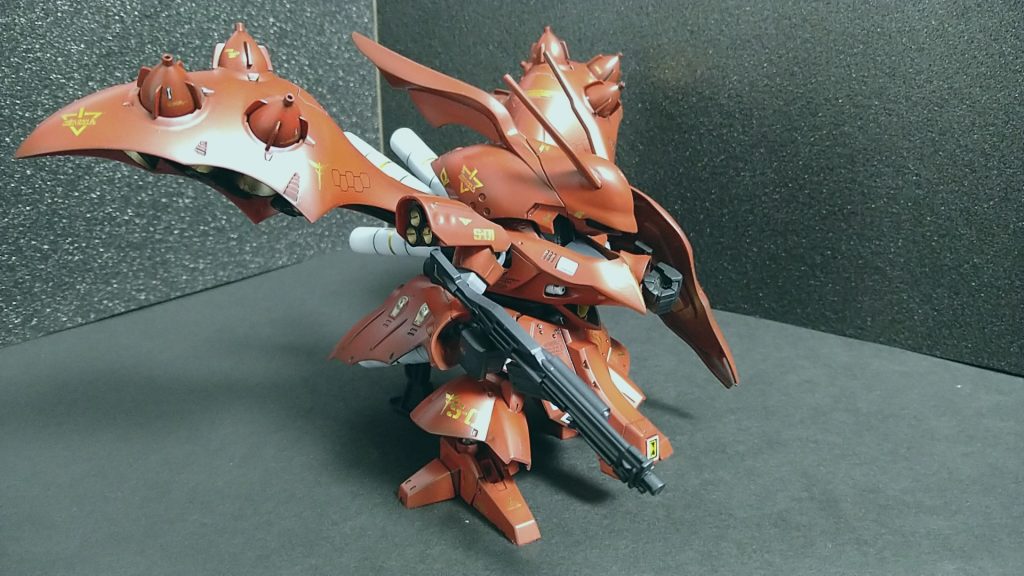 一応デカールを貼ってみましたw