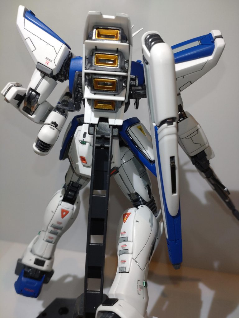 バックショット。LEDは今回仕込まずフレームのみにしています。