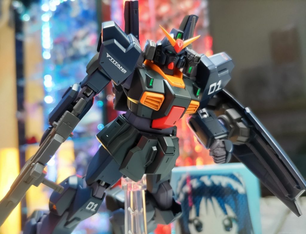 今考えると、エマさんがコロニー内でバルカン撃つなんて怖い。