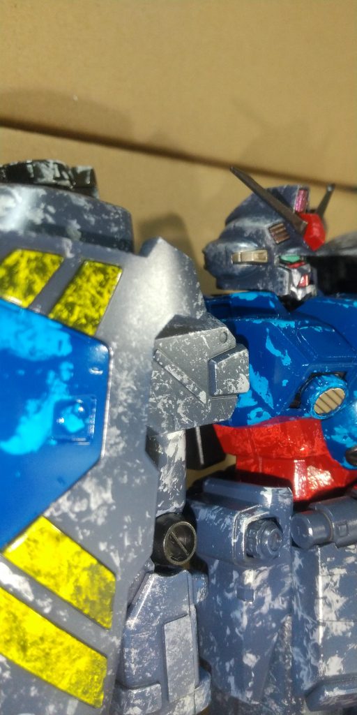 本来ホワイト部を暗くしているのにブルーと、イエローが綺麗に発色出来たのでじぶんでは満足しています。