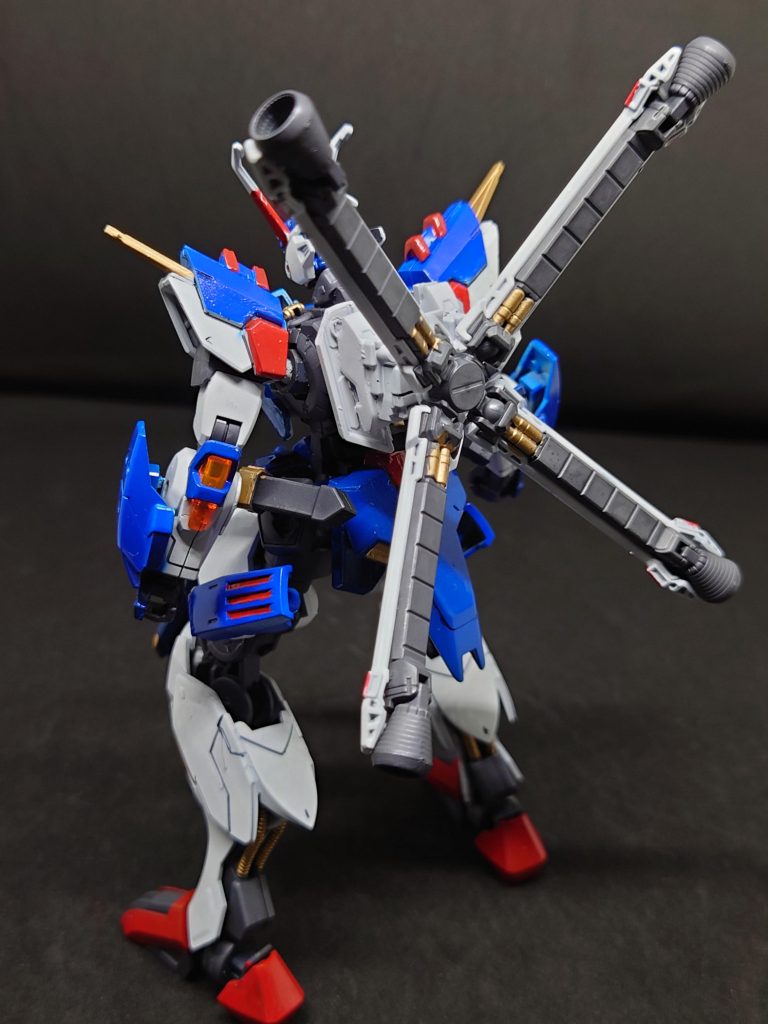 クロスボーンガンダムX72-03クロスボーンガンダムX3をモチーフにX72で使われているネクストフレームを使用している、X72より接近特化に調整されている物理とビームも両方扱えX3のＩフィールドハンドも搭載されており防御性も高い補助武装にヒートダガーが追加されX72用に製作された武装が装備可能である額のレリーフは3ではなくドクロを使っており製作者いわく胸部にドクロを施す面積がなかったため額にしたという