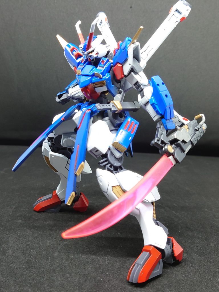 バタフライバスターＣX0のバタフライバスターを元に銃身をピーコックスマッシャーのパーツを使用状況に応じて照射、散弾、単発と切り替えられる銃身を折りたたみビームザンバーを展開できビームシールドごと叩き切れる威力を誇る