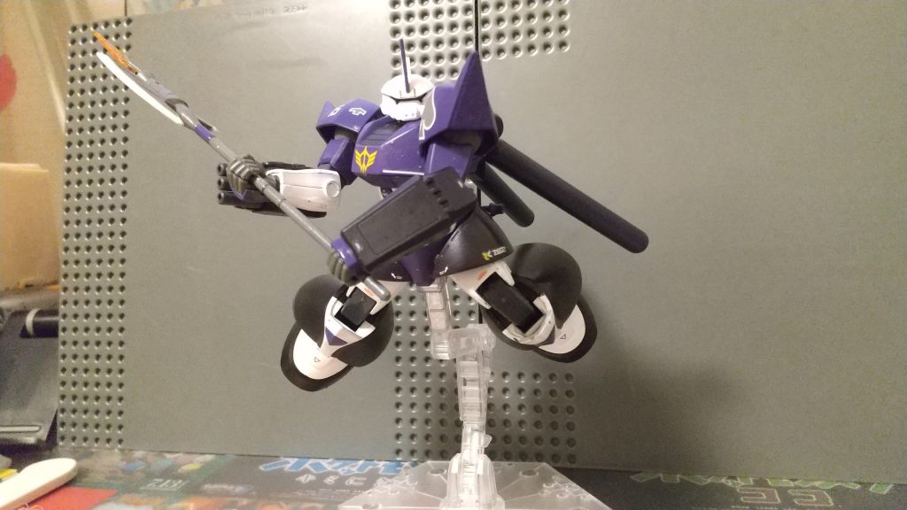 前からこれ実際近付いてきたら怖いでしょ…               ジム「ヒ…！」