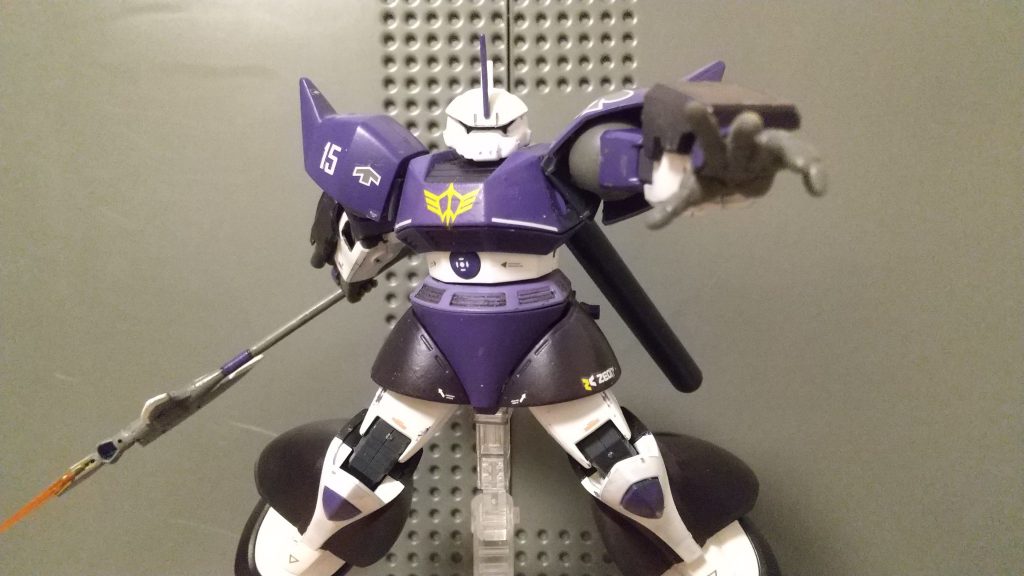 全機前進！みたいなポーズ