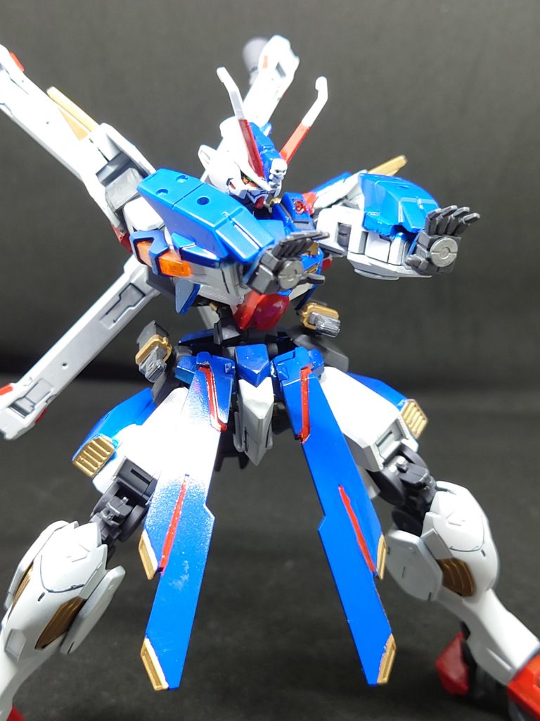 IフィールドハンドX3の特徴と言える防御兵装Ｉフィールドを発生させビームを防ぐ使用時間と冷却時間の問題があり連続で使用することは難しいが使いこなせば頼もしい盾になるだろう