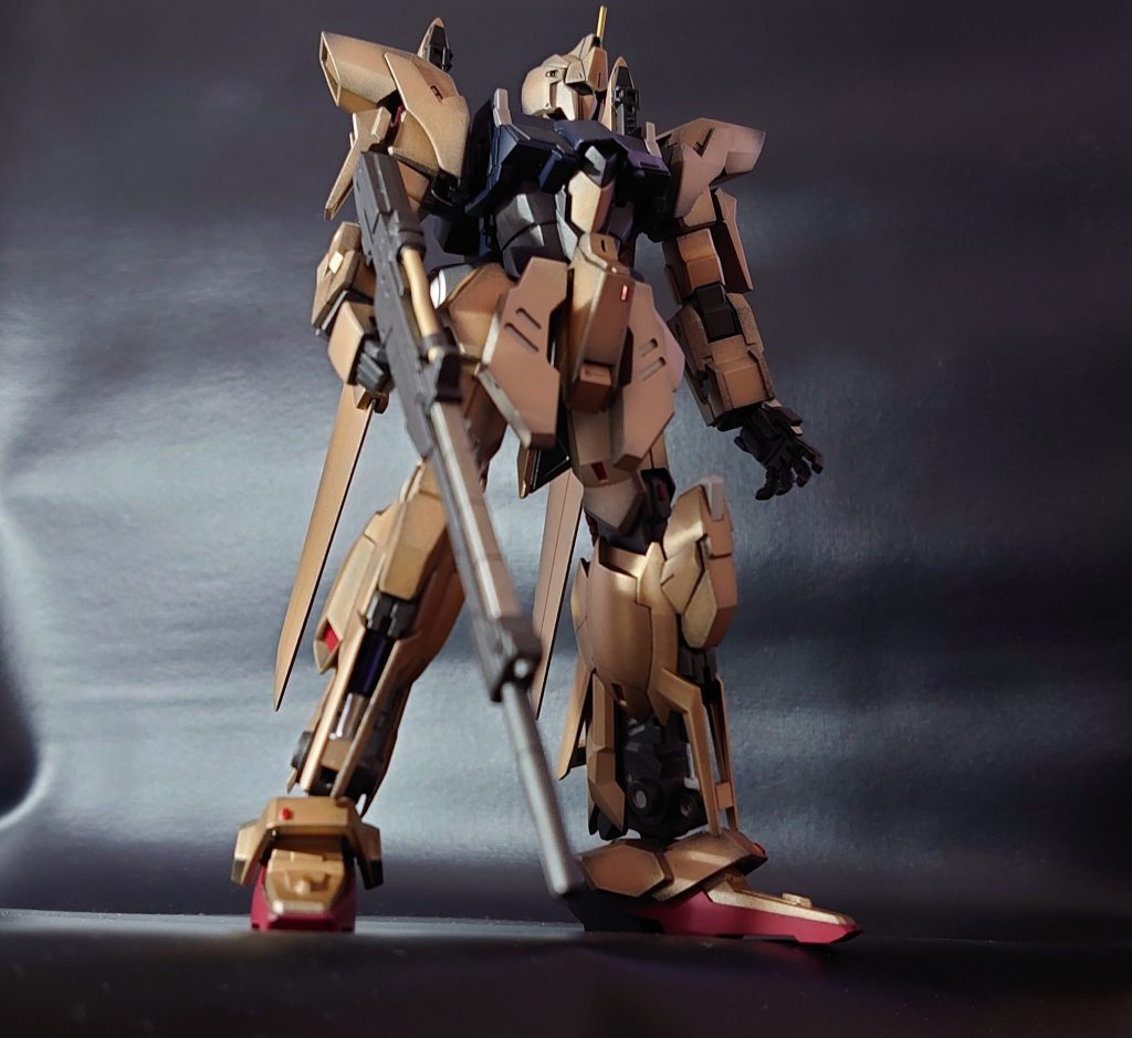 顔はHG百式のまんまで